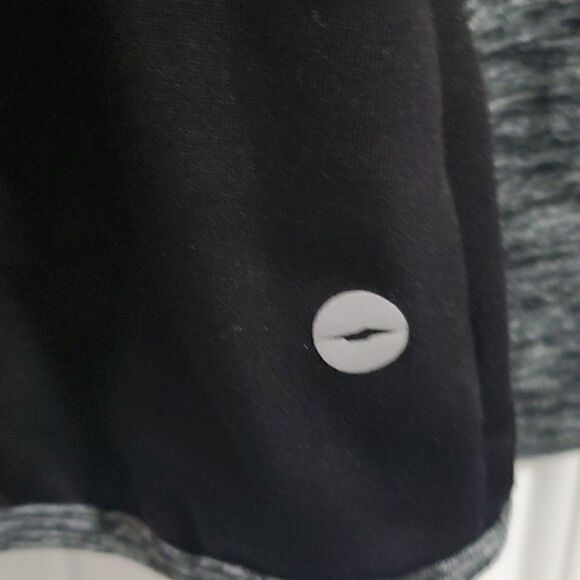 Avia woman's pull over fleece hoodie, size large - Picture 4 of 5